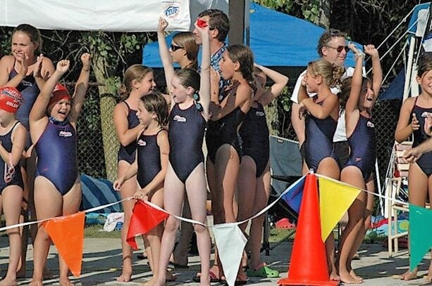Wie viel Wettkämpfe sind für mein Kind gut? 1 Schwimmlexikon-D.01 kindgerecht